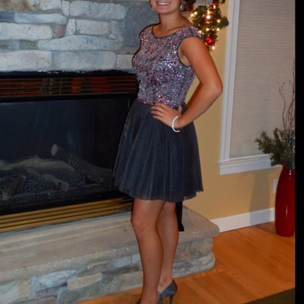 Sherri Hill Short Grey Dress Size 8.